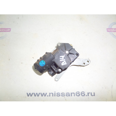 Электрорегулятор положения заслонки печки Nissan Sunny B14 б/у