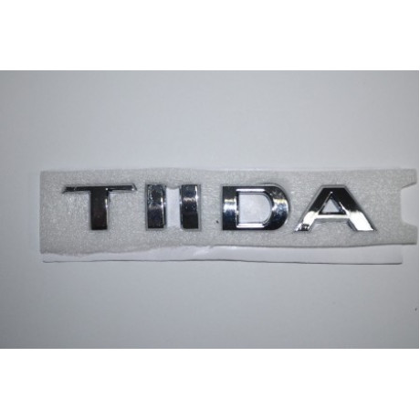 Эмблема - надпись Tiida