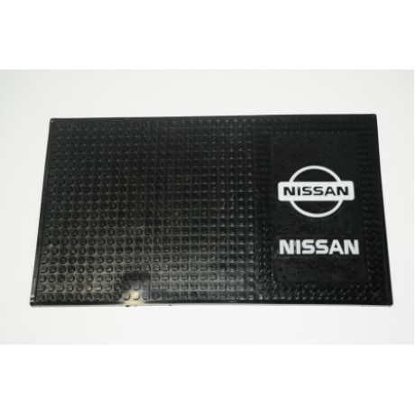 Коврик на панель с логотипом Nissan большой