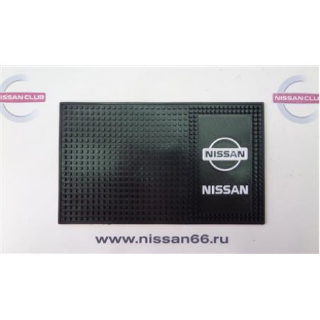 Коврик на панель квадратики Nissan