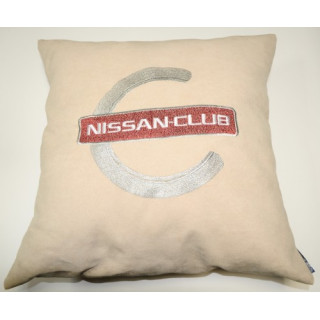 Подушка автомобильная Nissan Club замша бежевая 40x40 см